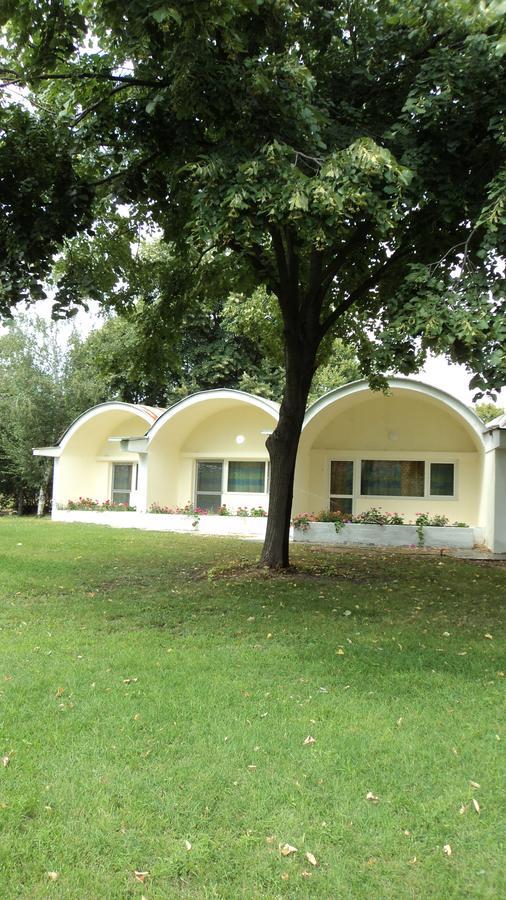Hotel Stroitel Хисаря Екстериор снимка