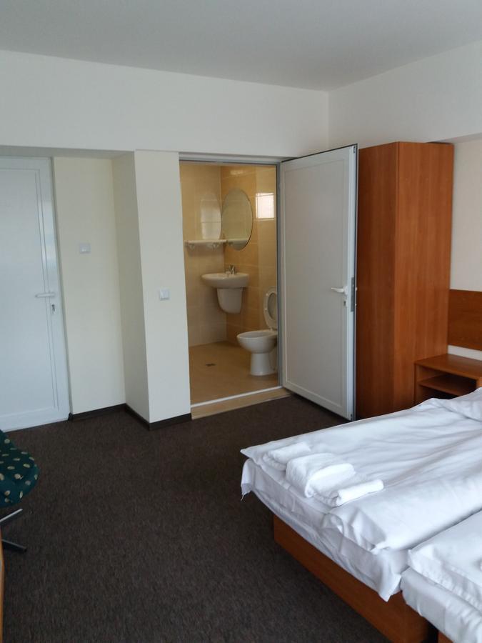 Hotel Stroitel Хисаря Екстериор снимка