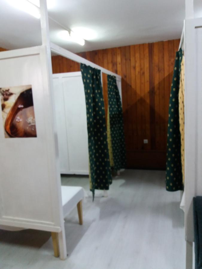 Hotel Stroitel Хисаря Екстериор снимка